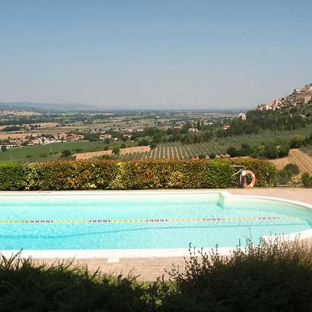 טרווי Agriturismo Fiordaliso מראה חיצוני תמונה
