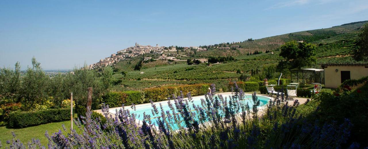 טרווי Agriturismo Fiordaliso מראה חיצוני תמונה
