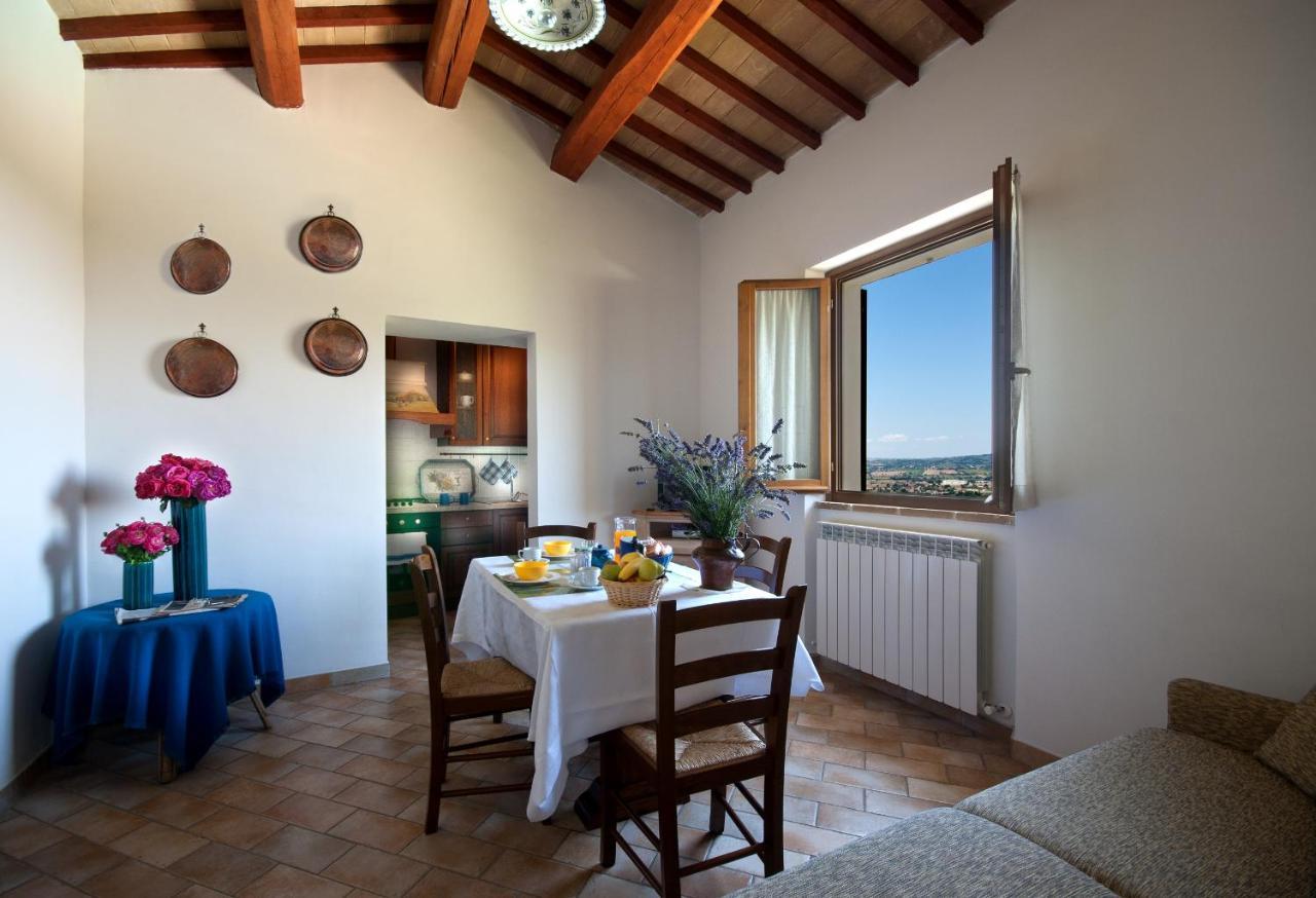 טרווי Agriturismo Fiordaliso מראה חיצוני תמונה