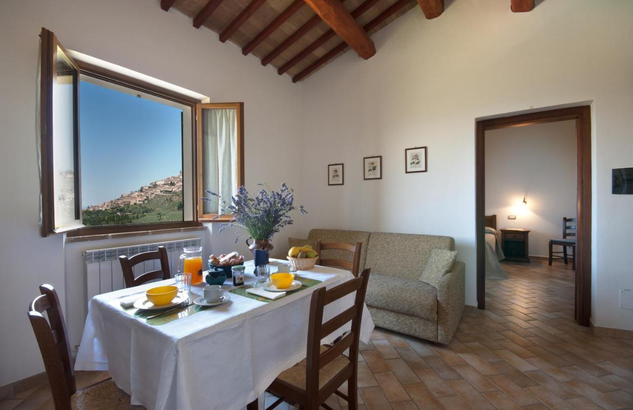 טרווי Agriturismo Fiordaliso מראה חיצוני תמונה