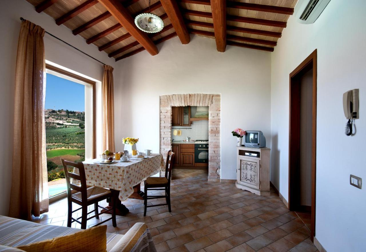 טרווי Agriturismo Fiordaliso מראה חיצוני תמונה