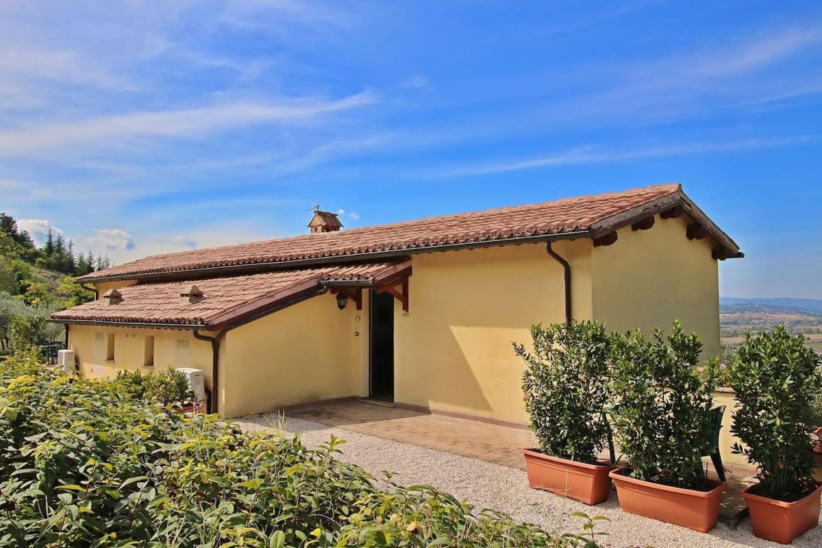 טרווי Agriturismo Fiordaliso מראה חיצוני תמונה