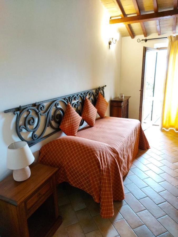 טרווי Agriturismo Fiordaliso מראה חיצוני תמונה